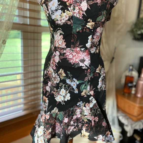 Floral Dress - Picture 3 of 4